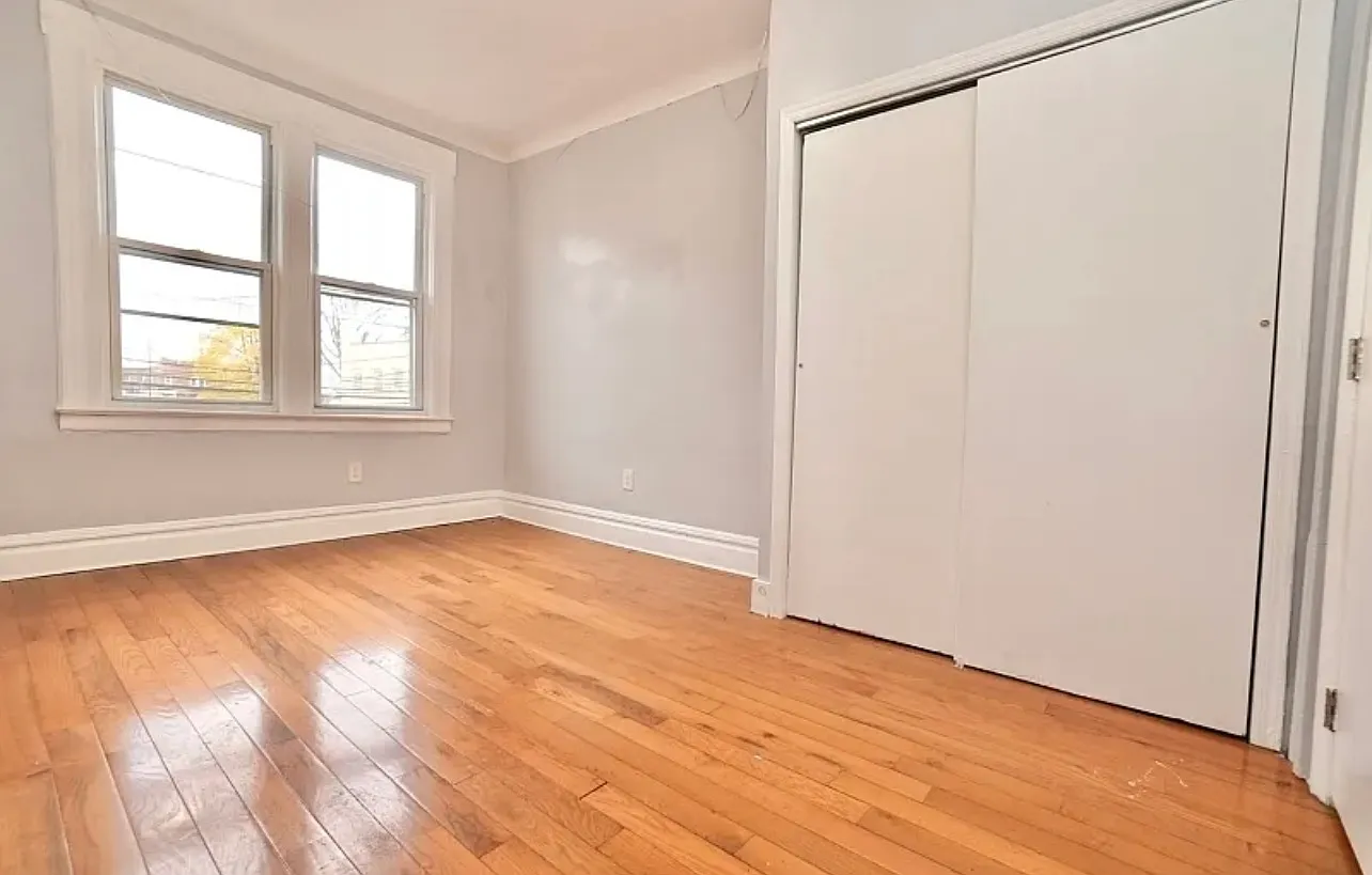 3 bed, 1000 sqft, $1,800 — Photo 4