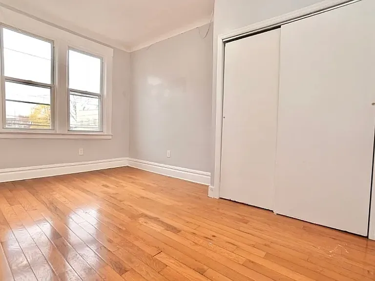 20 Stuyvesant Ave #1 — Photo 4