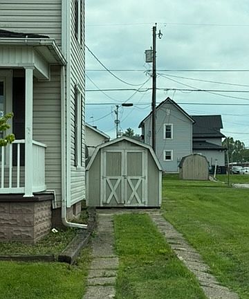 2nd image of 1413 E Main St