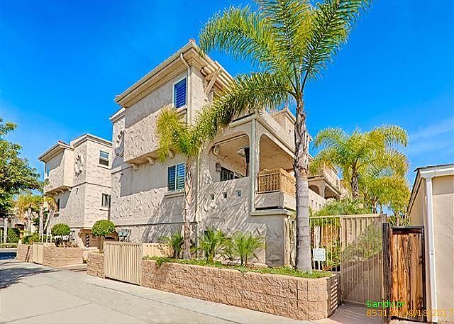 1st image of 1017 Sapphire St