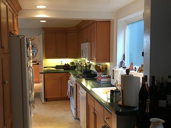 5th image of 124 W Pedregosa St APT 3