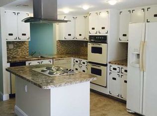 2716 NE 8th St, Hallandale Beach, FL 33009