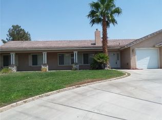 15337 Riverside Dr, Apple Valley, CA 92307