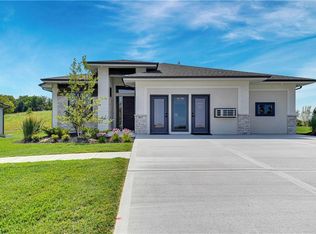 9457 Aurora St, Lenexa, KS 66220