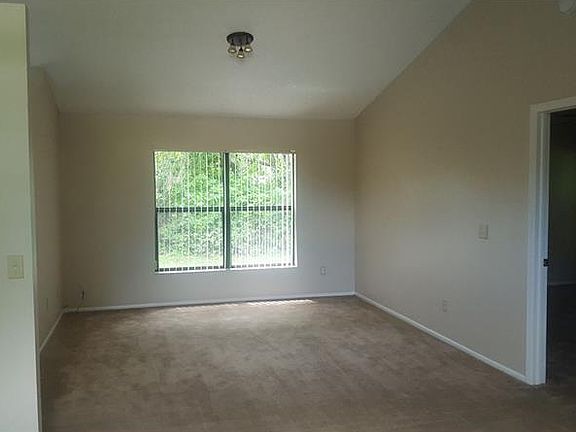 3rd image of 3045 Hunkin Cir