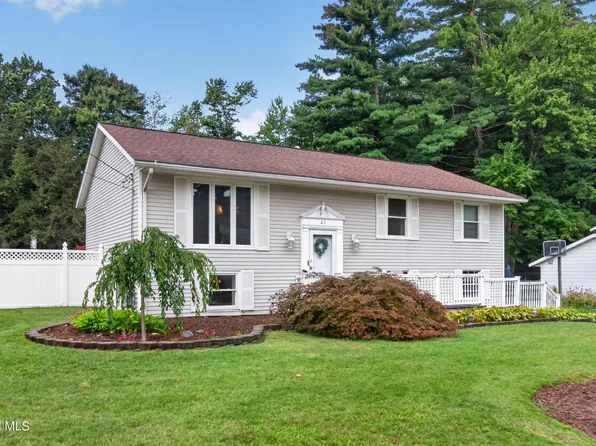 21 Evergreen, Clifton Park, NY 12065