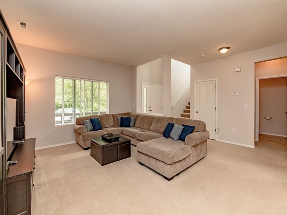 2nd image of 5704 Acclamation St E