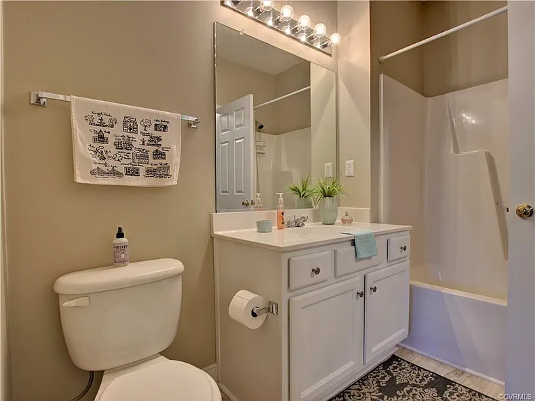 4706 Twin Hickory Lake Dr — Photo 10