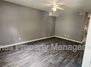 316 N Key St #112, Pilot Mountain, NC 27041