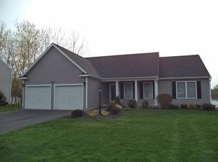 11 Sandy Ln, Selkirk, NY 12158