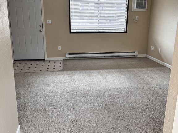 5th image of 427 Hewitt Ave #13