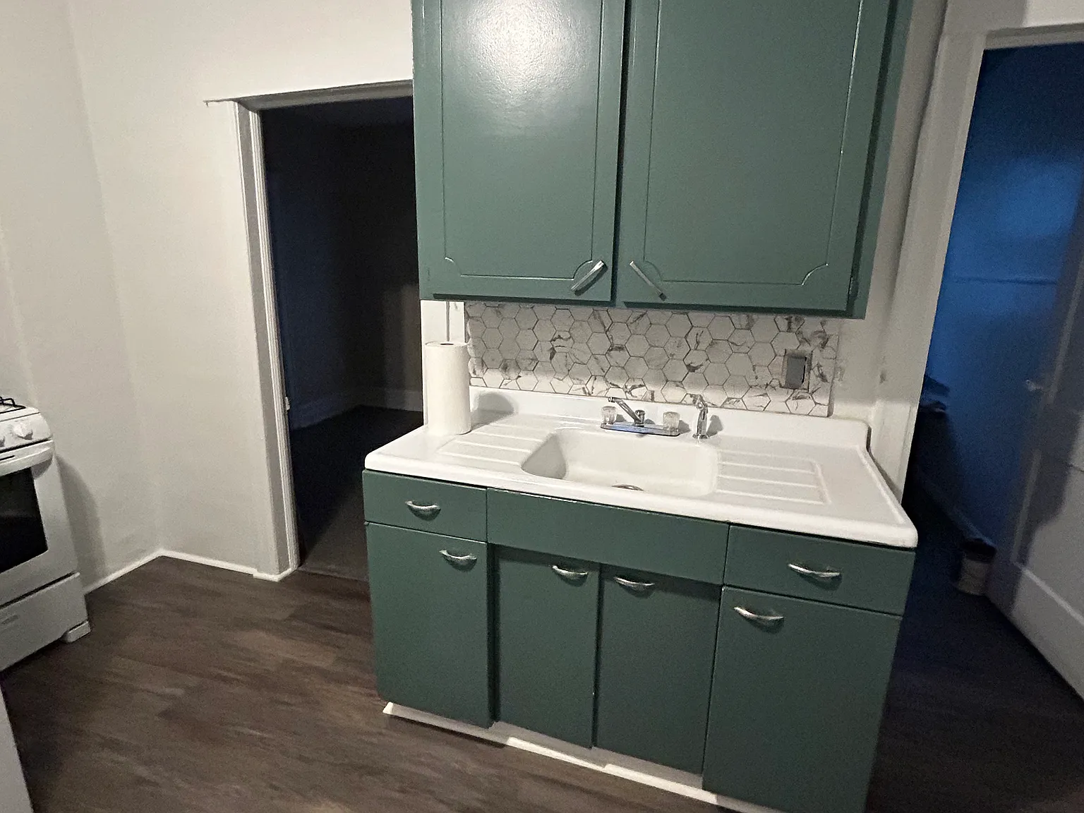 2 bed, 800 sqft, $1,200 — Photo 2