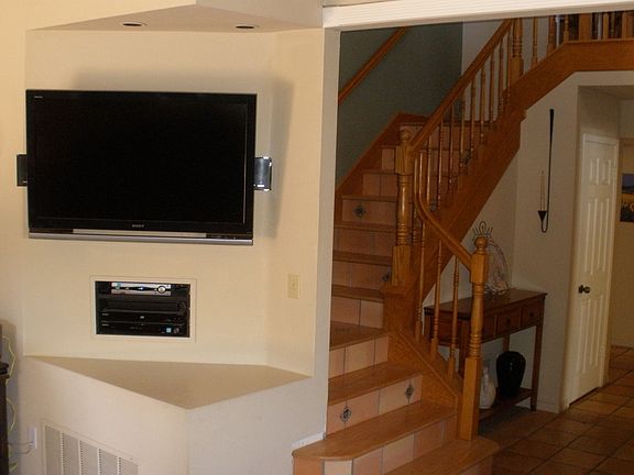 Entertainment center