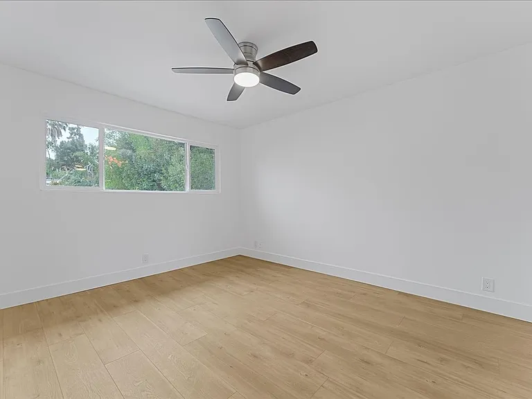 6615 Franklin Ave. — Photo 34