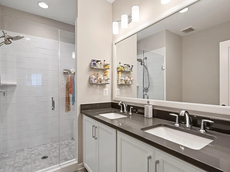 22968 Clarence Walk Ter — Photo 20