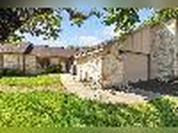 28 Oaks Place Southeast Way #28-J, Leander, TX 78645