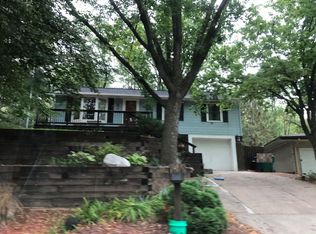 1072 Hackmann Cir NE, Fridley, MN 55432