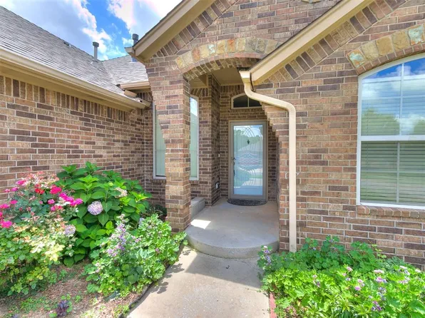 12824 NW 6th St, Yukon, OK 73099