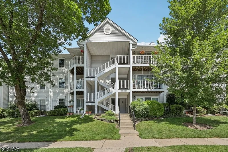 530 Holly Ct