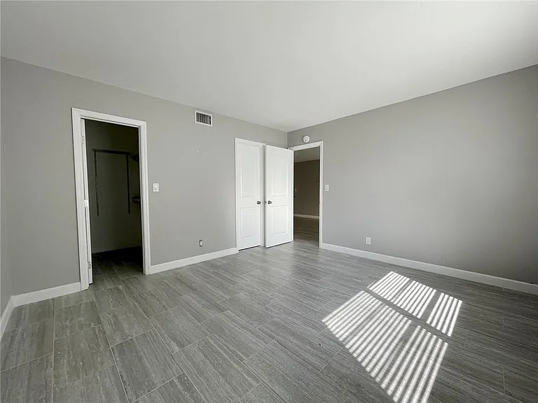9 NE 19th Ct — Photo 11