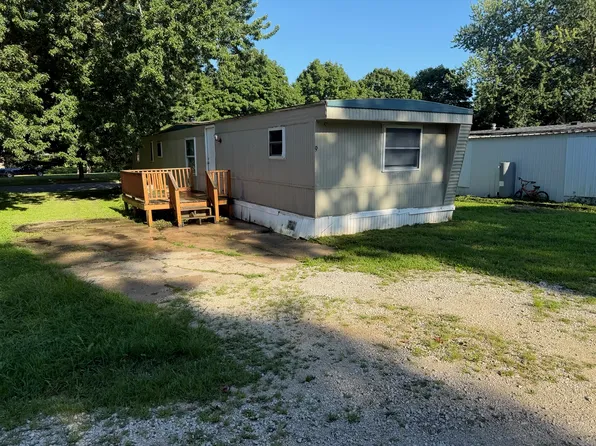 1005 Railroad St Trailer 9, Parkersburg, IA 50665