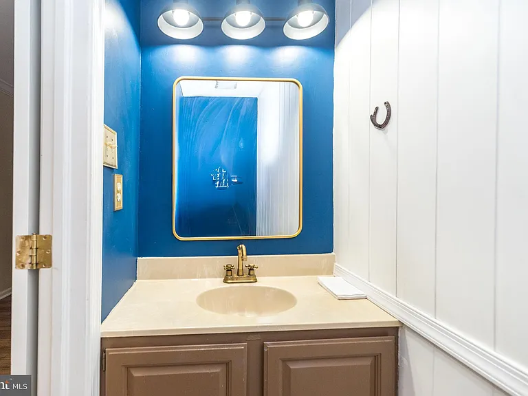 108 Susan Constant Ct #8 — Photo 12