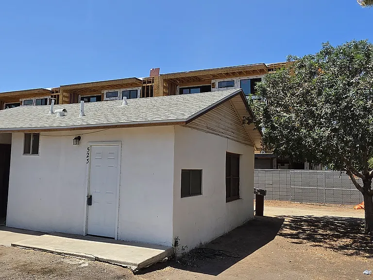 523 W 5th St — Photo 1