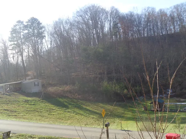 31 Freeman Branch Rd, East Bernstadt, KY 40729