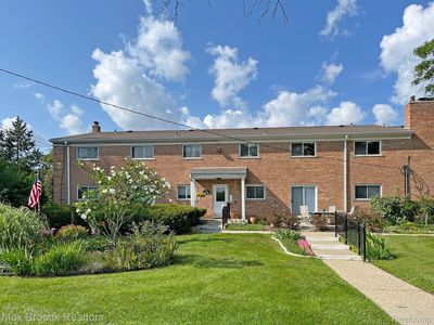 801 W Long Lake Rd APT D7, Bloomfield Hills, MI, 48302