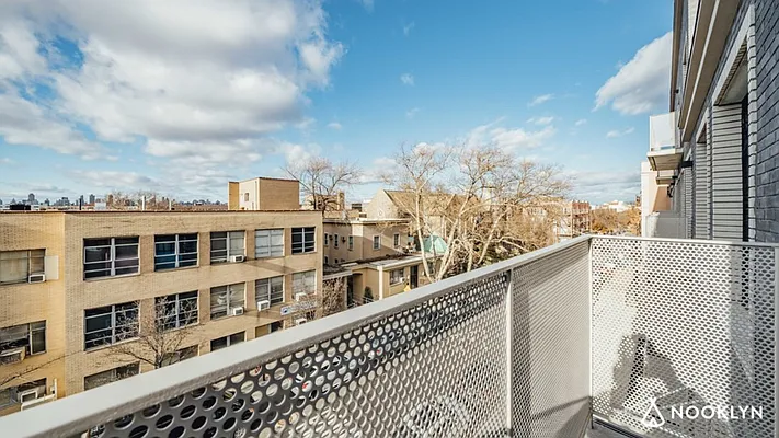 Rented by Nooklyn NYC LLC | media 76