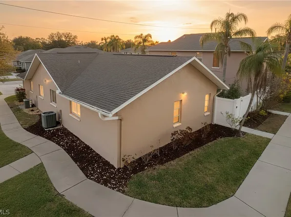 1031 SE 8th Ter APT 2-H, Cape Coral, FL 33990