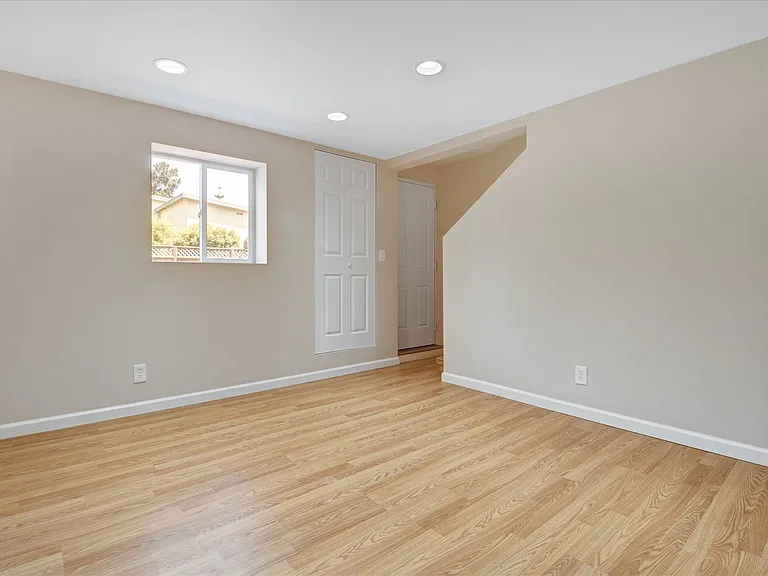 14 Castlemont Ave — Photo 24