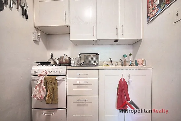 Rented by Metropolitan Realty | media 23