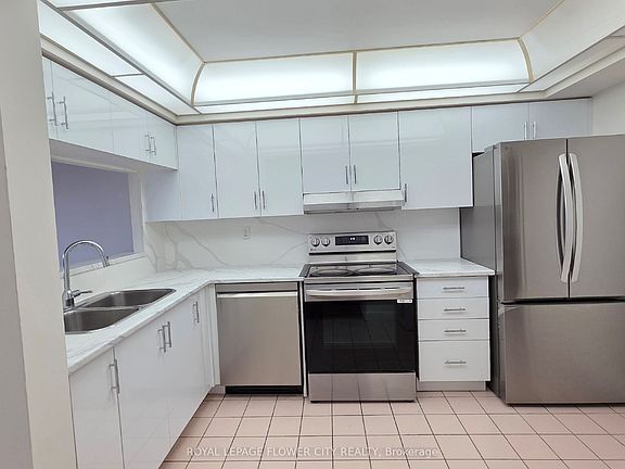 4th image of 24 Hanover Rd #1408
