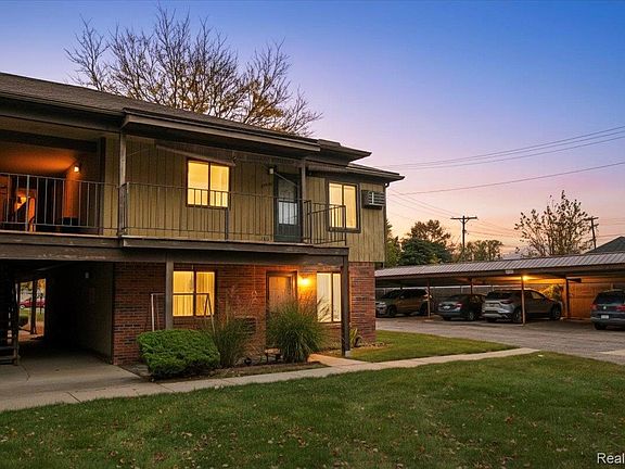 2nd image of 30442 Utica Rd