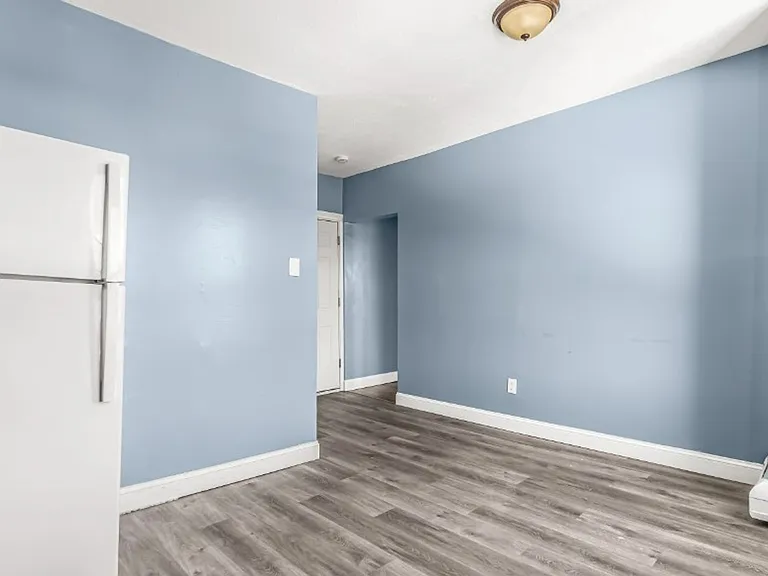 1322 Stratford Ave — Photo 11