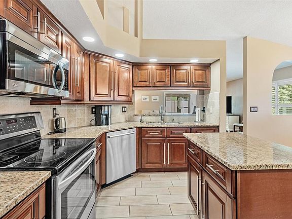 3rd image of 3252 Noemi Dr