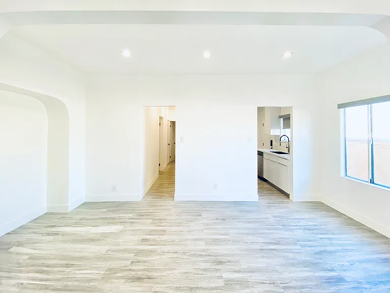 627 Brittania St #6 — Photo 6