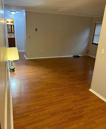 4th image of 48 Teaneck Dr