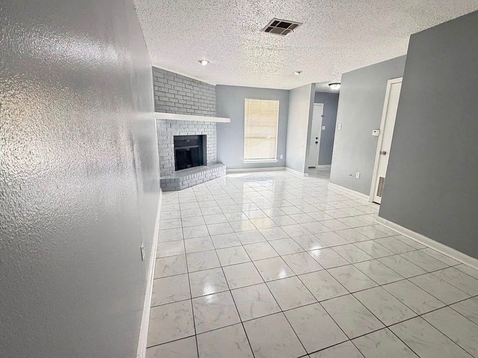 1st image of 3515 Yorkfield Dr #1
