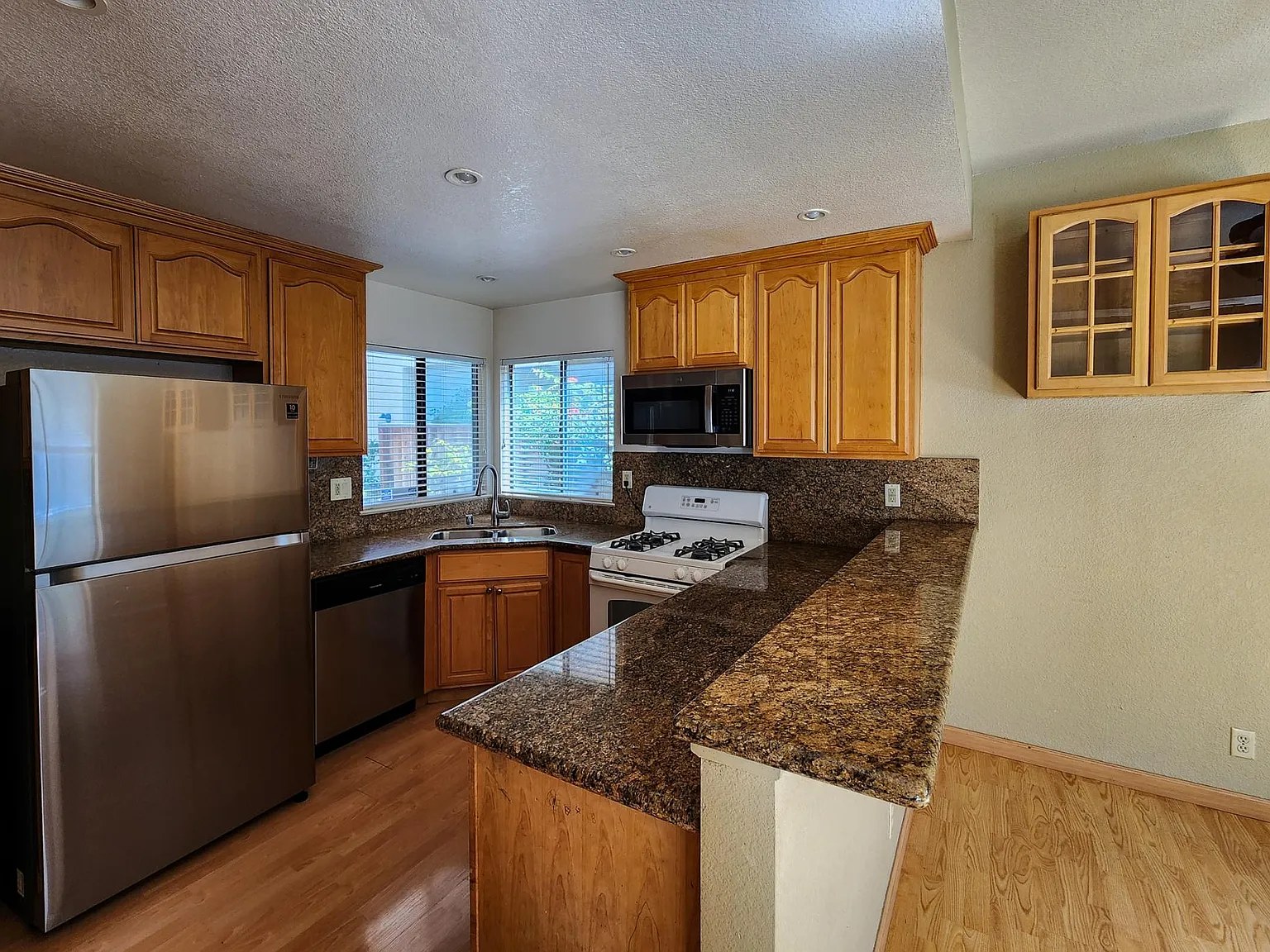 5012 Crandallwood Dr — Photo 4