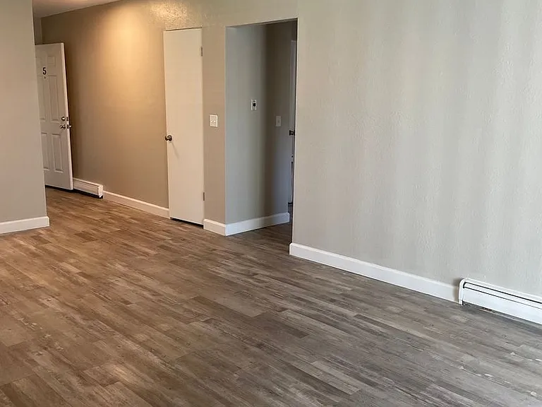 Heather Ridge - Beautiful Remodeled Apartments — Photo 39