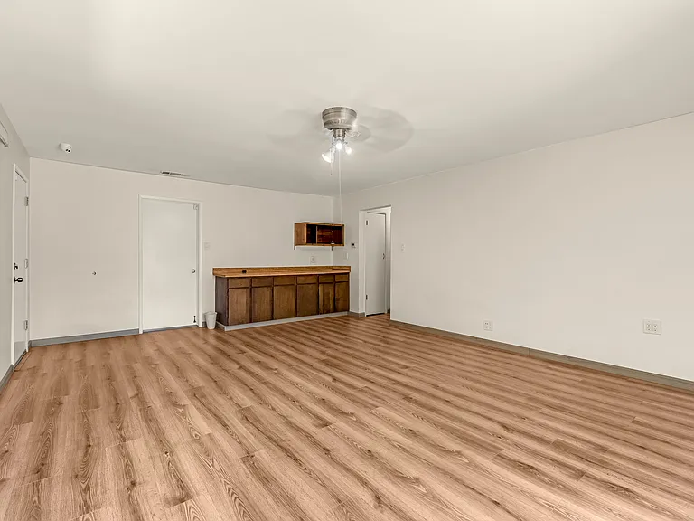 5170 E Huntington Ave — Photo 32