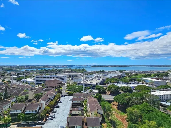 98-402 Koauka Loop APT 1814, Aiea, HI 96701