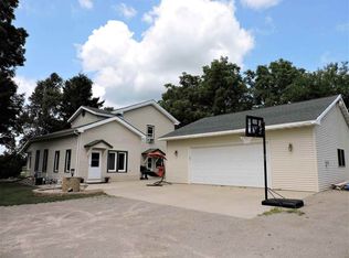 1132 Willow St, Omro, WI 54963