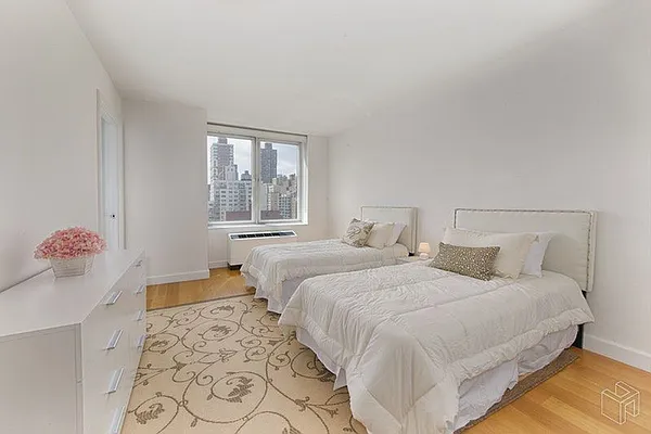 Rented by Halstead Real Estate | media 5