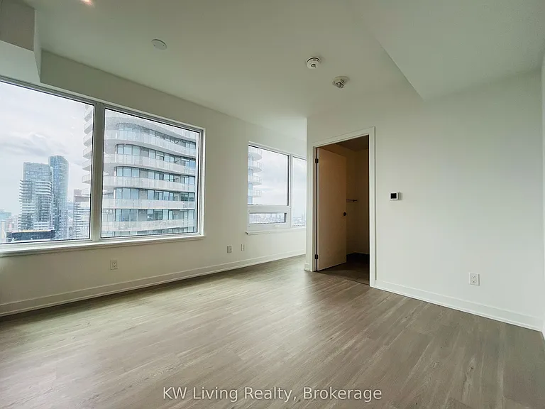 8 Wellesley St W #5710 — Photo 3