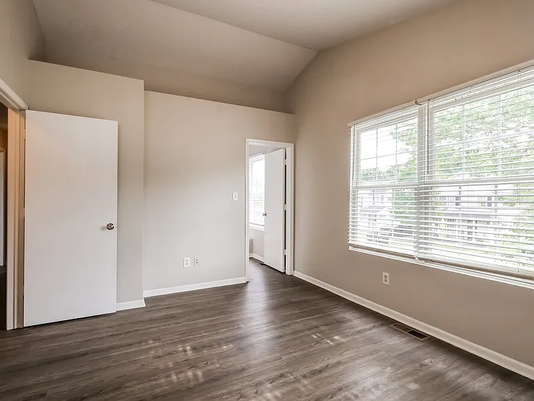 6514 Hunters Creek Blvd — Photo 11