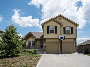 1707 NW Nicholas Dr, Grain Valley, MO 64029