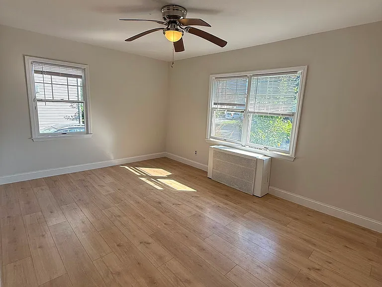 375 S 3rd St — Photo 18